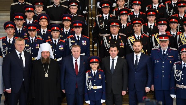 Переходящее знамя Президента Российской Федерации вручено лучшему казачьему кадетскому корпусу